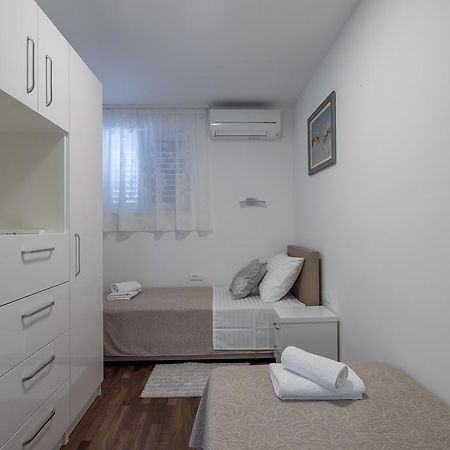 Drop In Split Luxury Suites מראה חיצוני תמונה