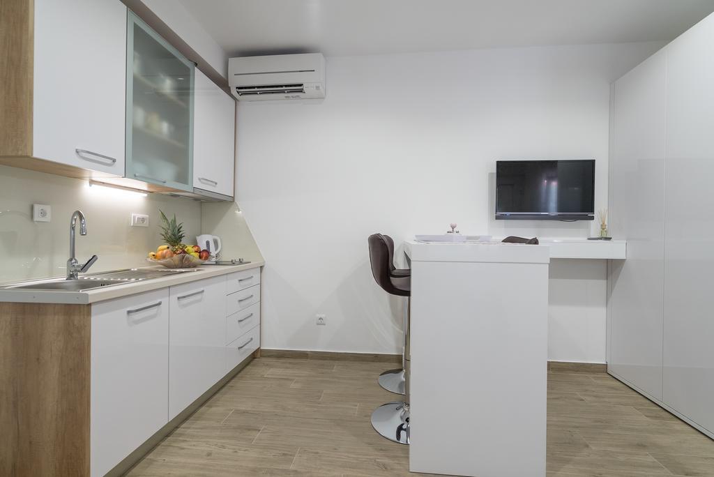 Drop In Split Luxury Suites מראה חיצוני תמונה