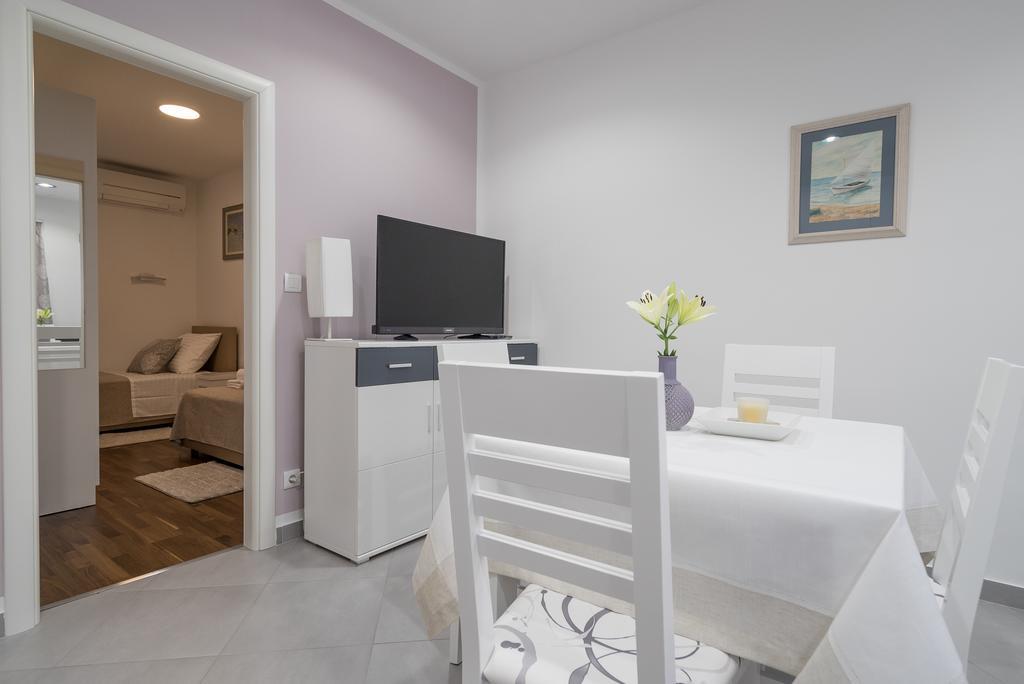 Drop In Split Luxury Suites מראה חיצוני תמונה