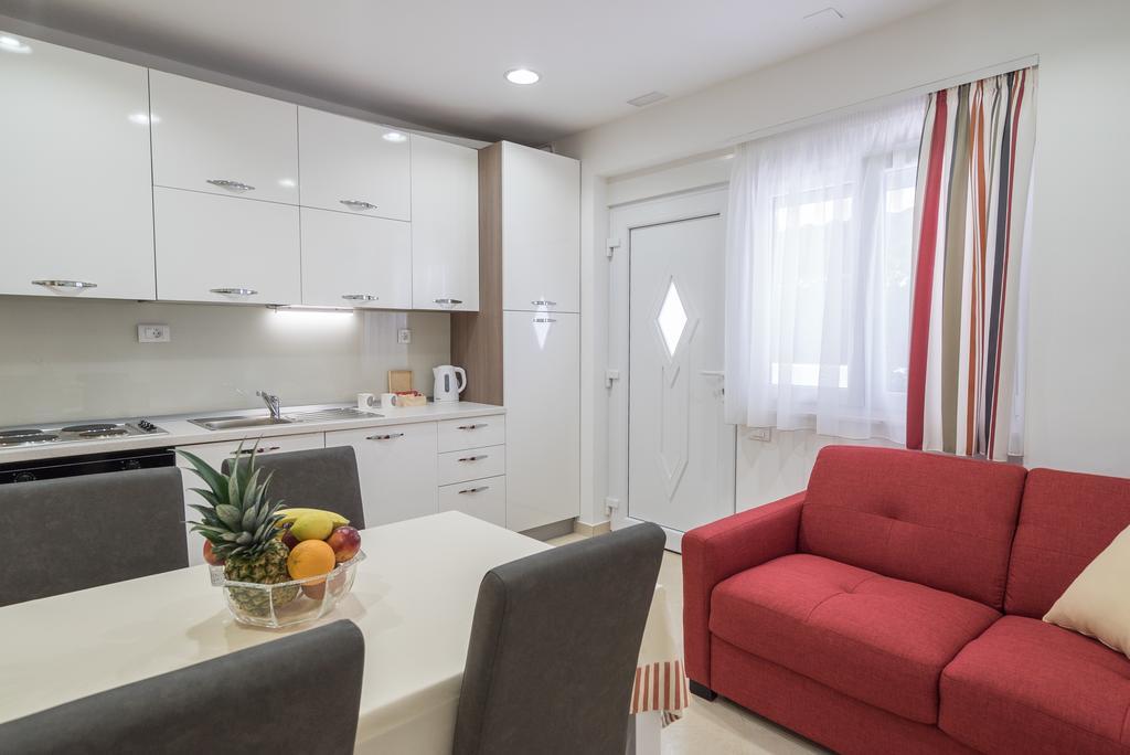 Drop In Split Luxury Suites מראה חיצוני תמונה
