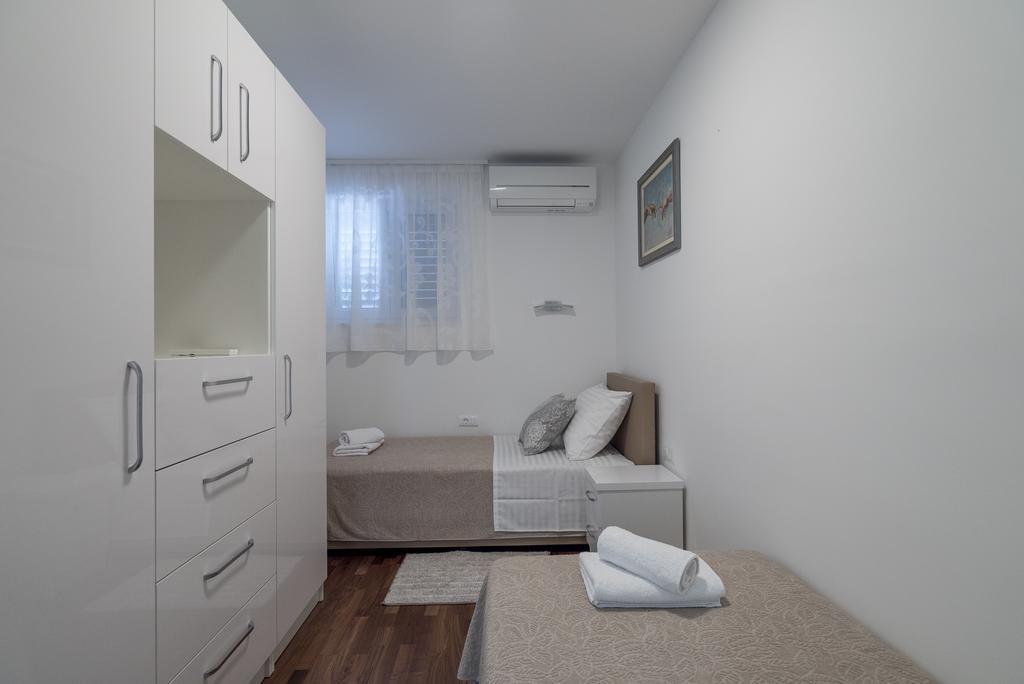 Drop In Split Luxury Suites מראה חיצוני תמונה