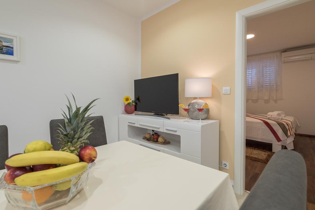 Drop In Split Luxury Suites מראה חיצוני תמונה