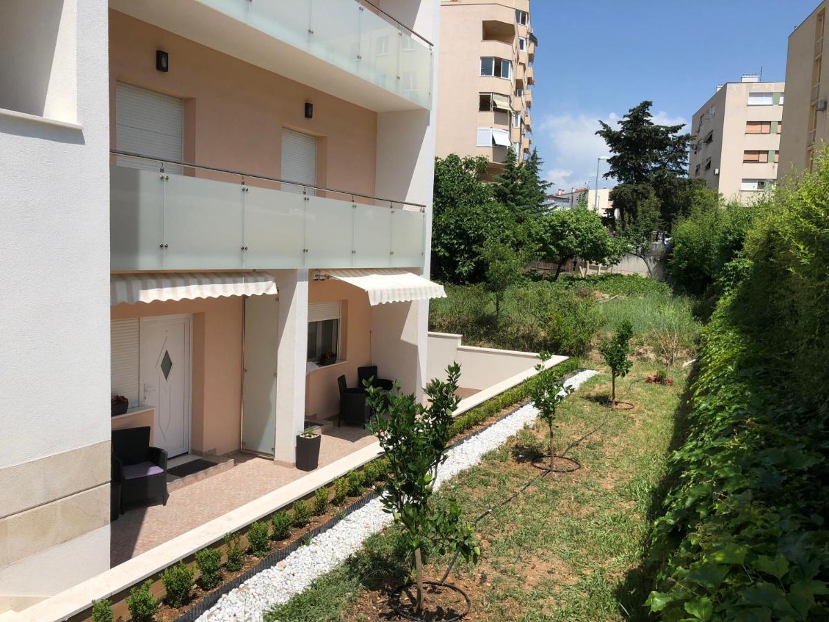 Drop In Split Luxury Suites מראה חיצוני תמונה
