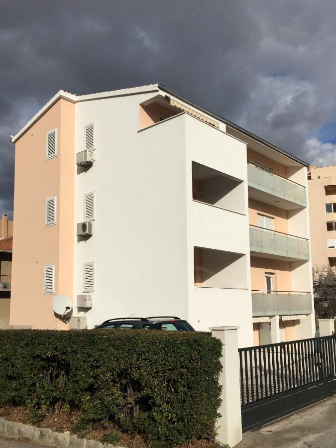 Drop In Split Luxury Suites מראה חיצוני תמונה